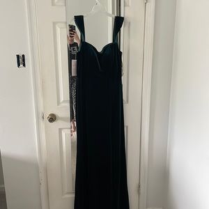 NEVER WORN, Jenny Yoo Emerald Issa Velvet Dress. Un-Altered, Tags still on.